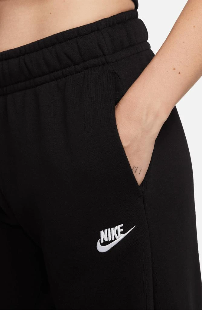 Nike Club Fleece Sweatpants 3