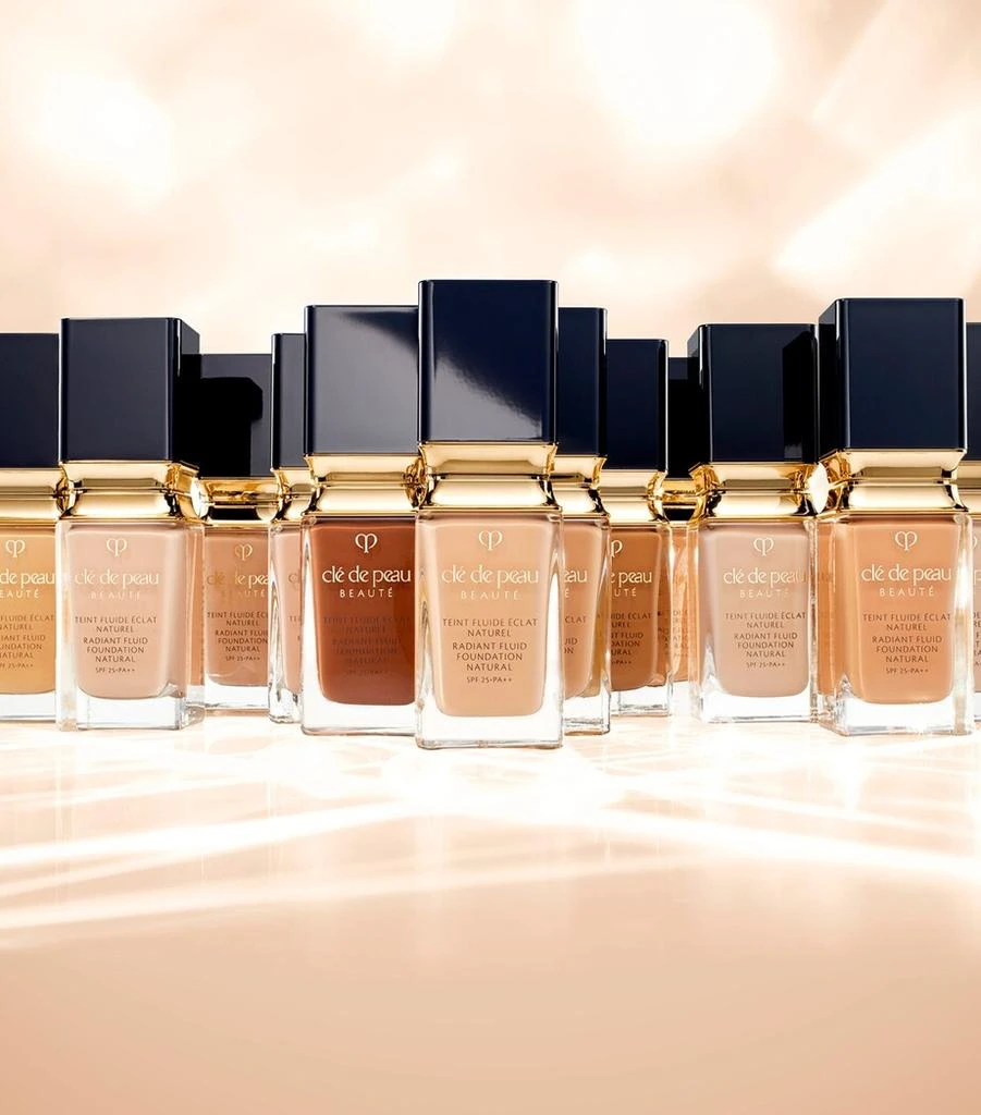 Cle de Peau Radiant Fluid Foundation Natural 4