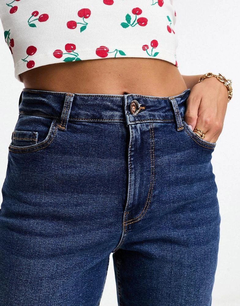 Pieces Pieces Kesia mom jeans in dark blue denim 5