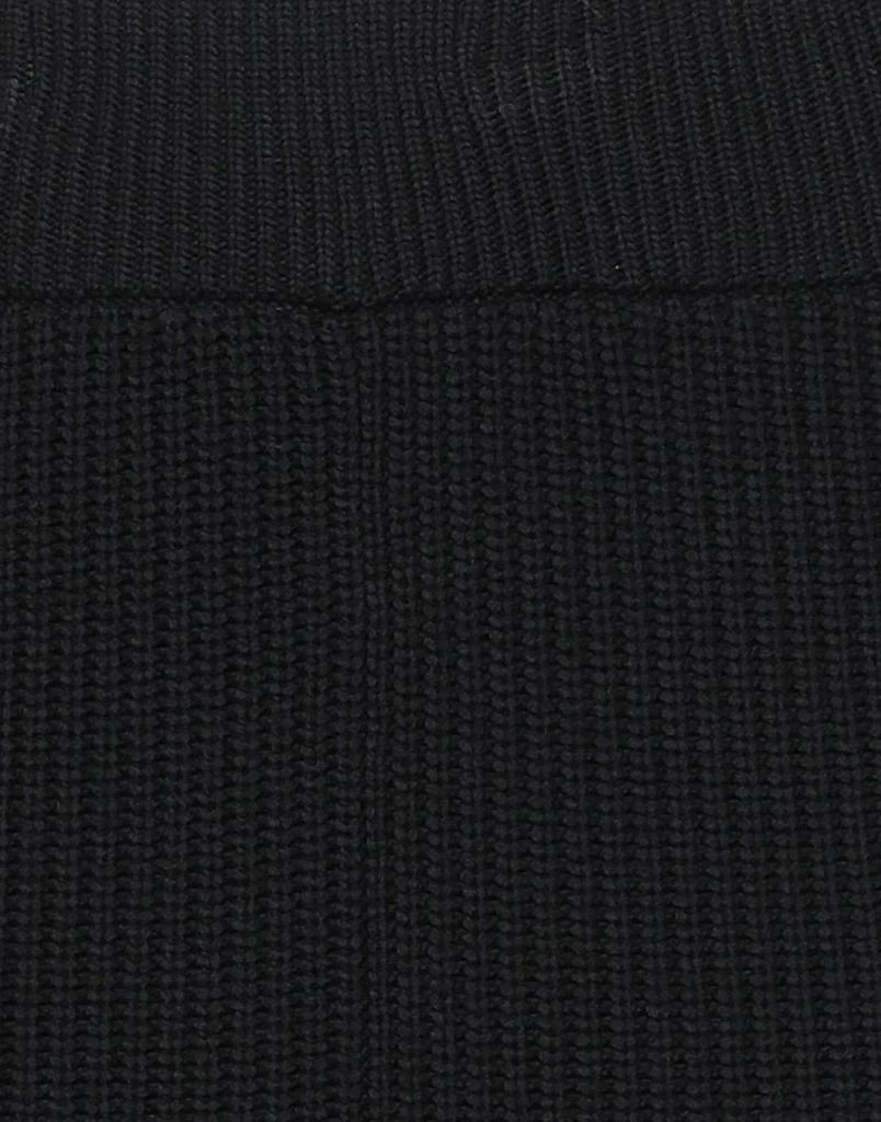 Moncler Casual pants 4