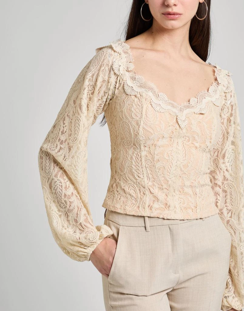 GUESS Off-the-shoulder top 4