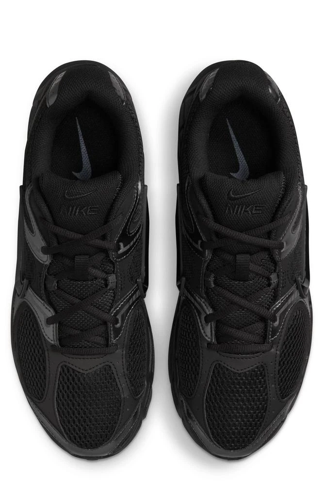 NIKE V5 RNR Sneaker 4