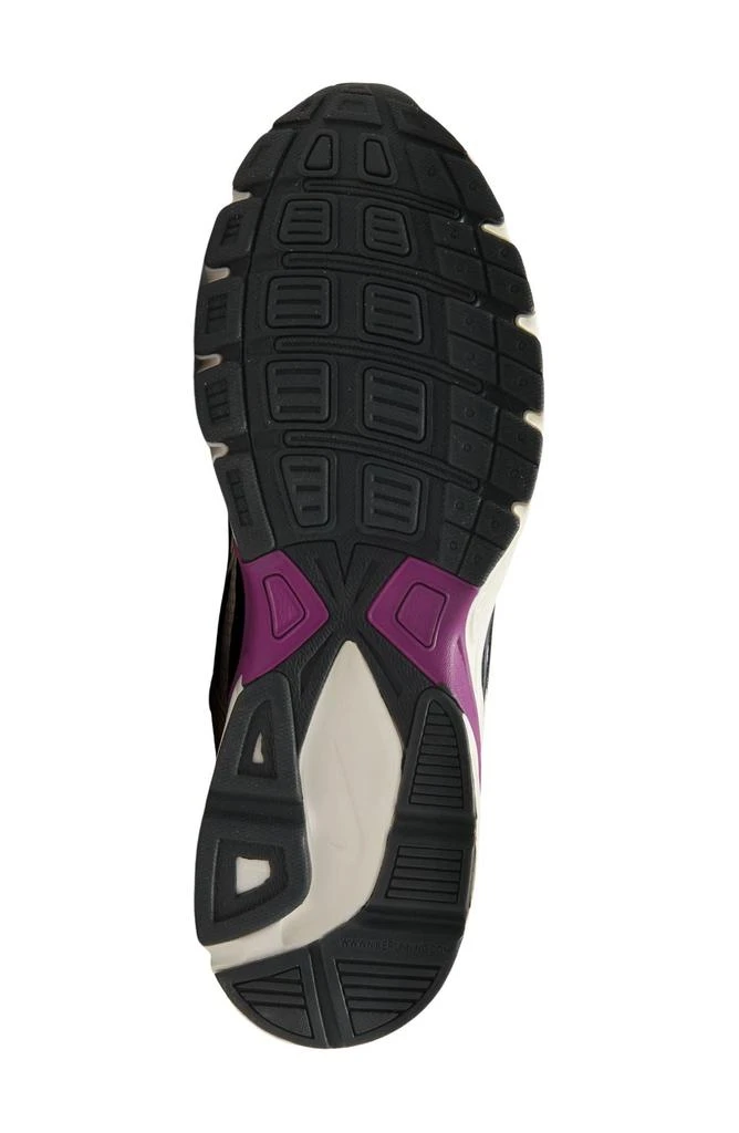 NIKE Initiator Running Shoe 5