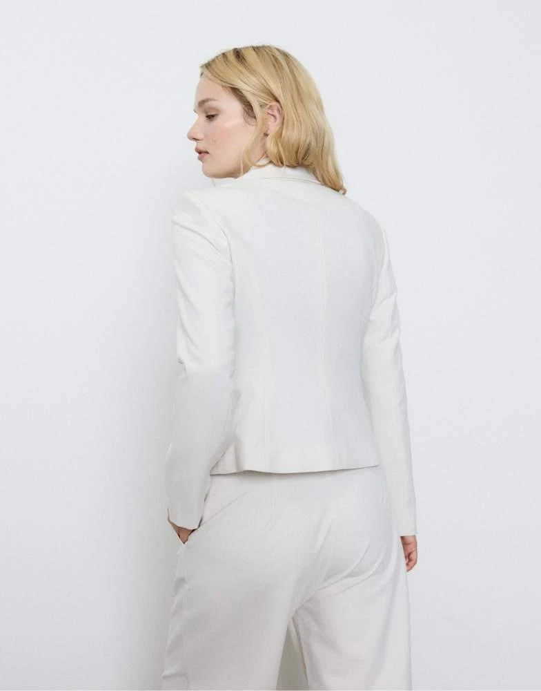 Stradivarius Stradivarius Cropped blazer in ice 4