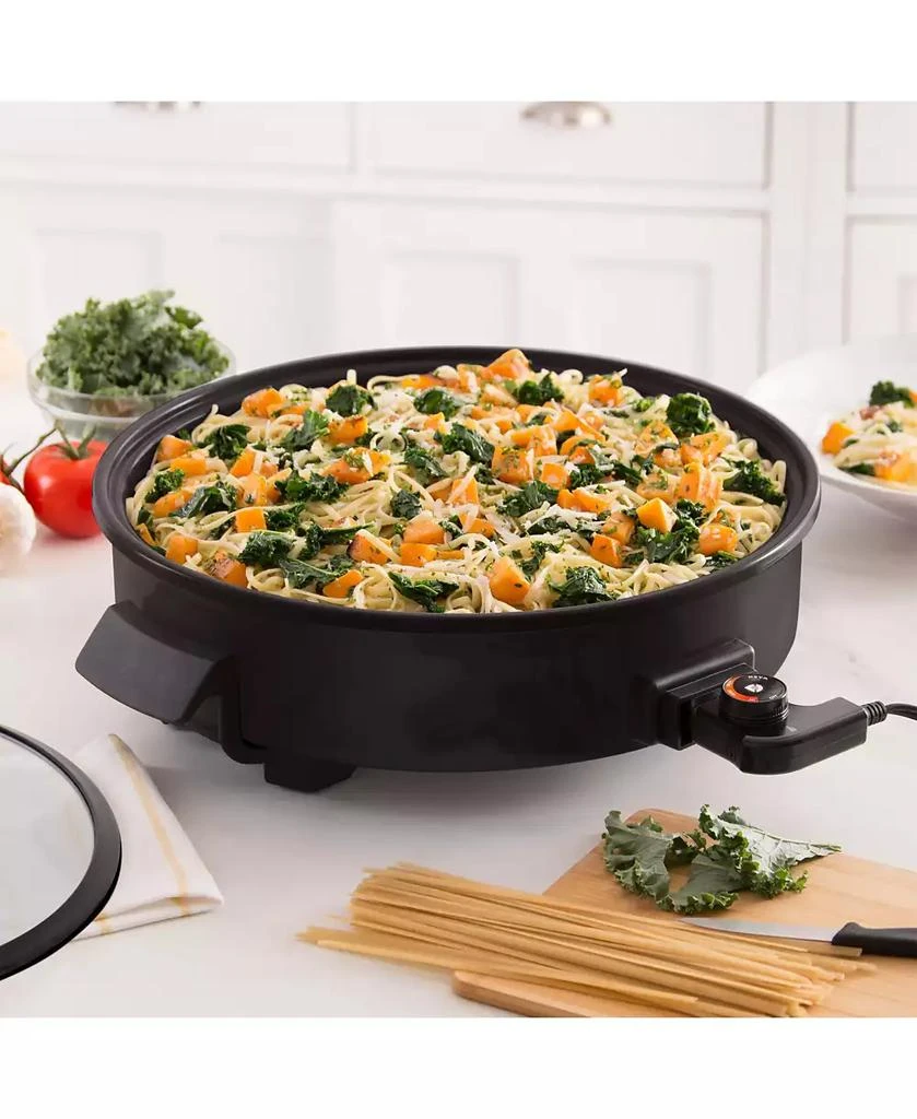 Dash Family Size 14" Rapid Skillet 3