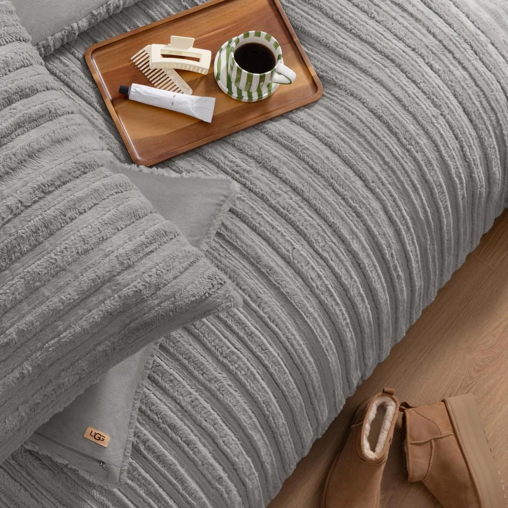 UGG UGG Kenzie Full/Queen Comforter Set with 2 Pillow Shams Plush Faux Fur Bedding Soft Warm Down Alternative Comforter Washable Hypoallergenic Fluffy Blanket Set for Bedroom, Full/Queen Size, Seal Grey 6