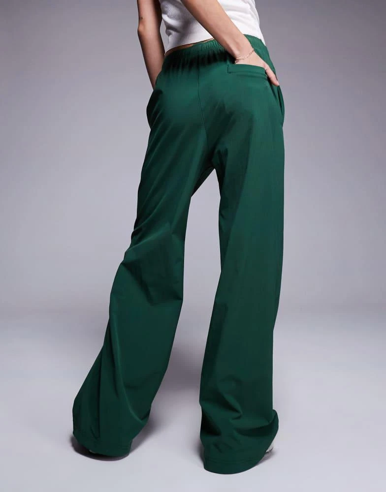 NIKE Nike Trend woven wide leg trousers in green 5