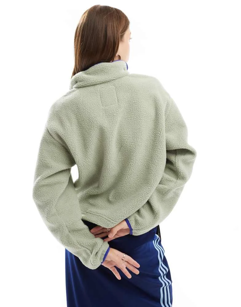Columbia Columbia Helvetia II cropped half snap fleece in safari green 3