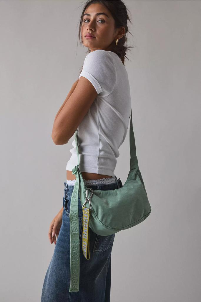 【完売必至】Urban Outfitters限定色 Small Nylon Crescent Bag BAGGU Uo Exclusive Deadstock Mini Nylon Crescent Bag In