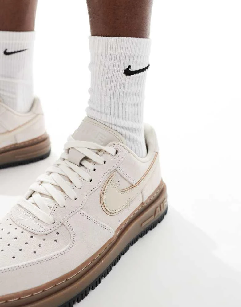 NIKE Nike Air Force 1 Luxe trainers in light grey and white 3