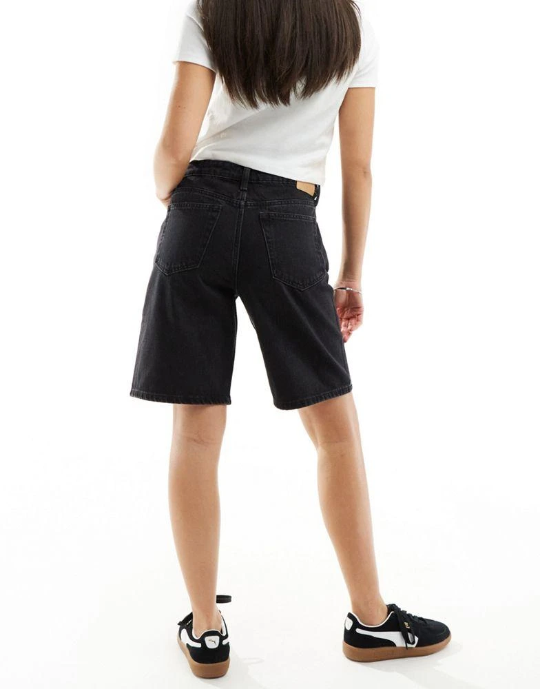 Weekday Weekday Monterey low waist wide leg denim shorts in tuned black 4