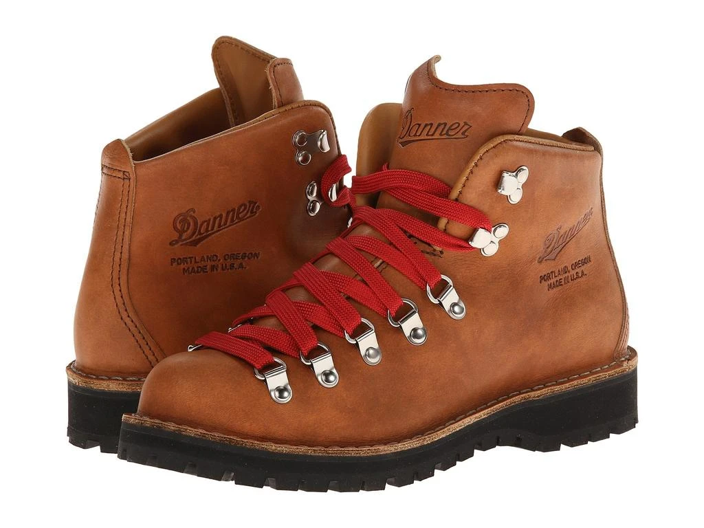 Danner Mountain Light Cascade 1