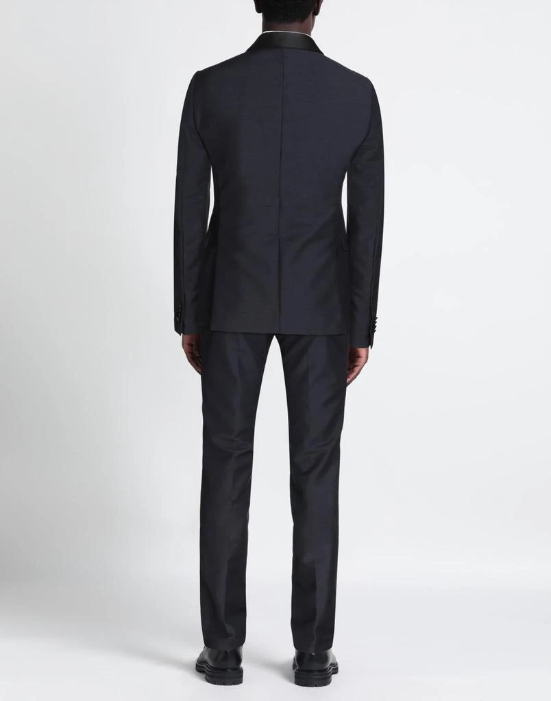 Valentino Suits 2