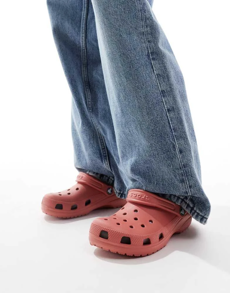 Crocs Crocs Classic clog in wine 1