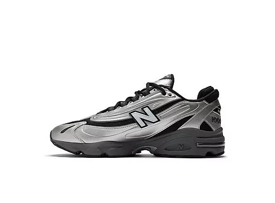 New Balance 1000 8