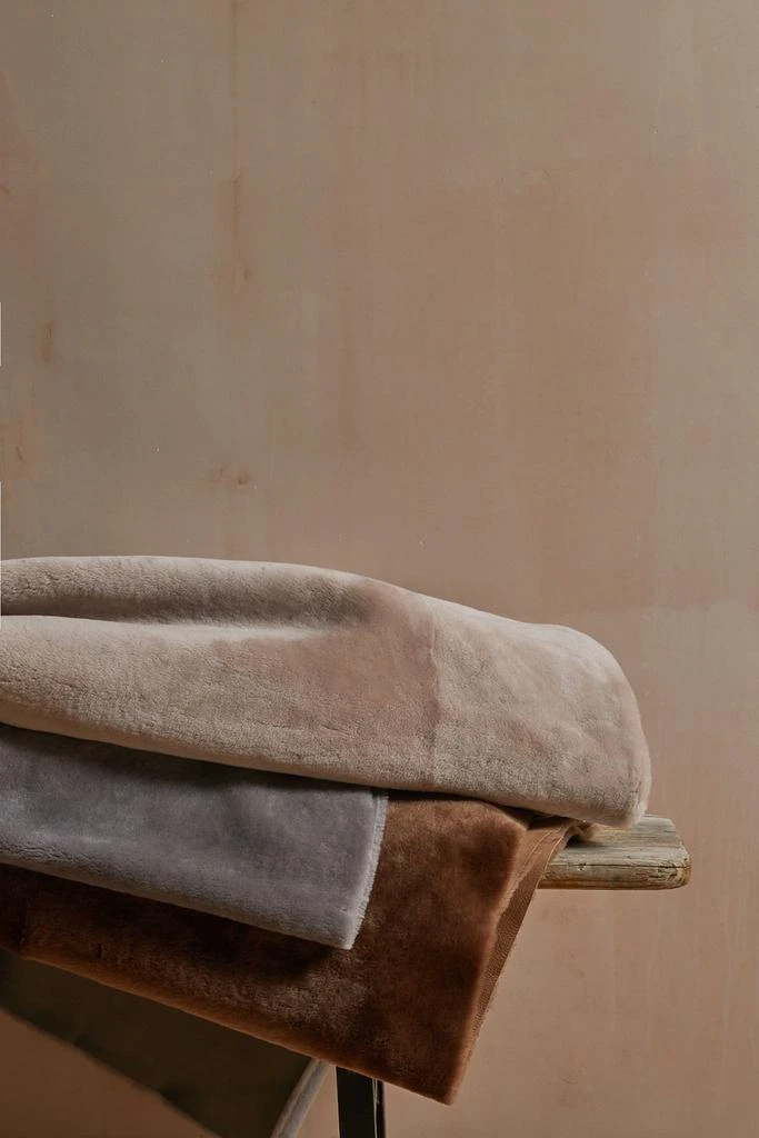 Gushlow & Cole Shearling throw 6