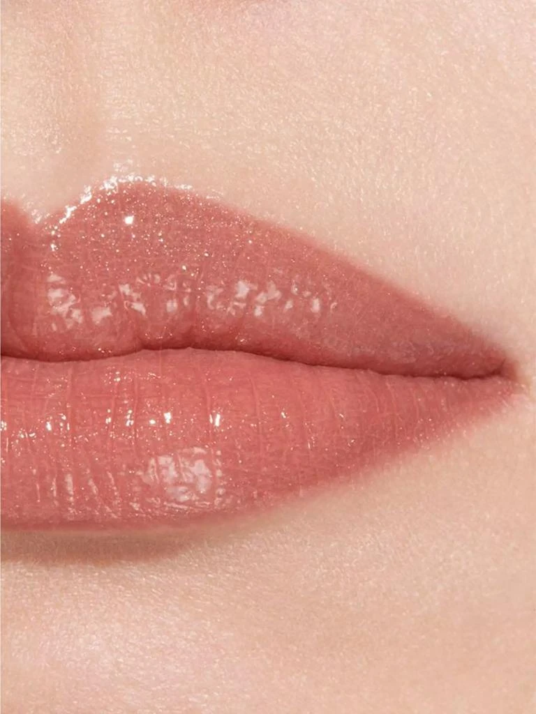 CHANEL Hydrating Vibrant Shine Lip Colour 3