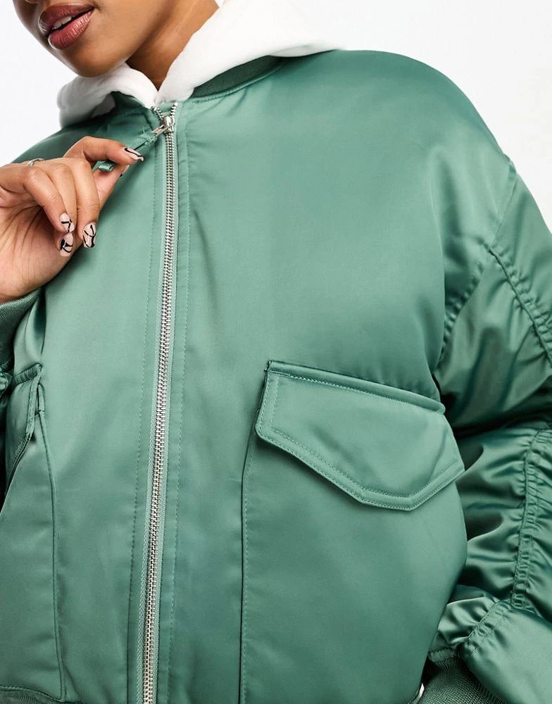 Levi's Levi's Andy Techy bomber jacket in green 2
