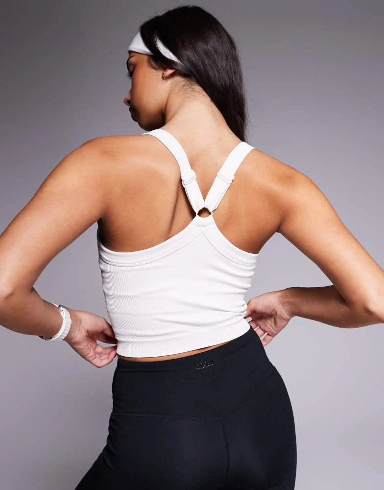 4505 4505 seamless sculpting vest with inner bra in parchment 2
