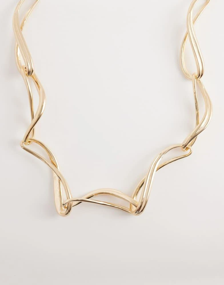 ASOS ASOS DESIGN short necklace with twisted chain loops in gold tone