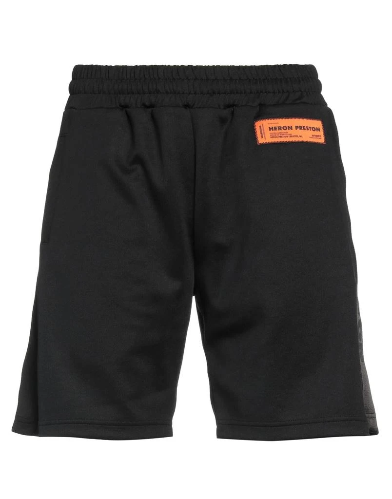 Heron Preston Shorts
Bermuda