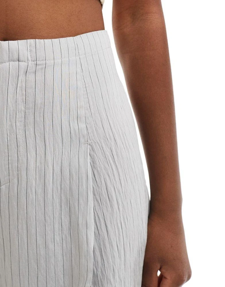 Bershka Bershka high waisted wide leg tailored trousers in light grey stripe 2