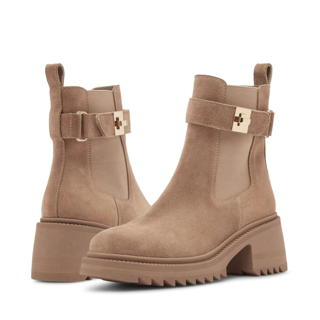 Steve Madden Gates 1