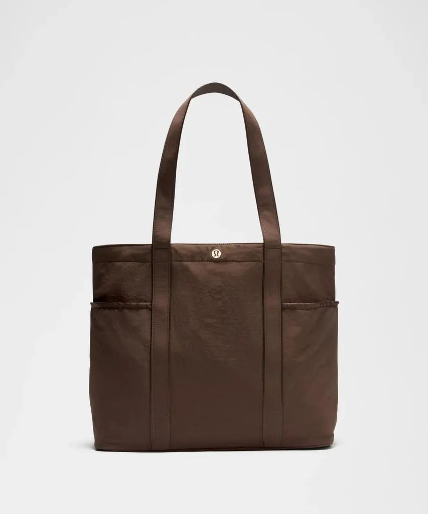 Lululemon Daily Multi-Pocket Tote Bag 20L - Tote Bags - Compare Prices from  8+ Stores - BeyondStyle
