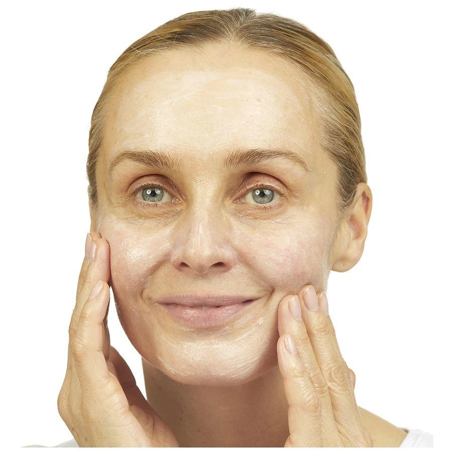 No7 Lift & Luminate Dual Action Cleansing Exfoliator 5