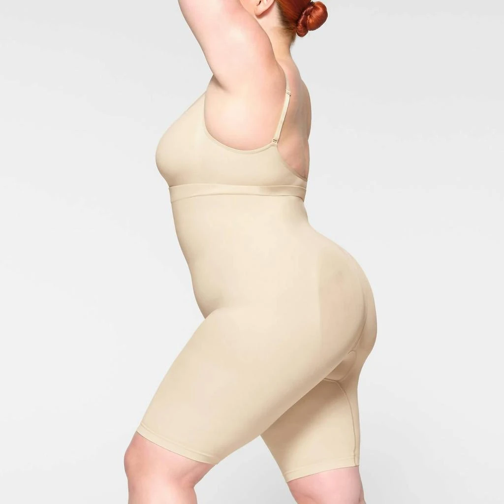 SKIMS Skims - Hight Waist Above The Knee Short 2