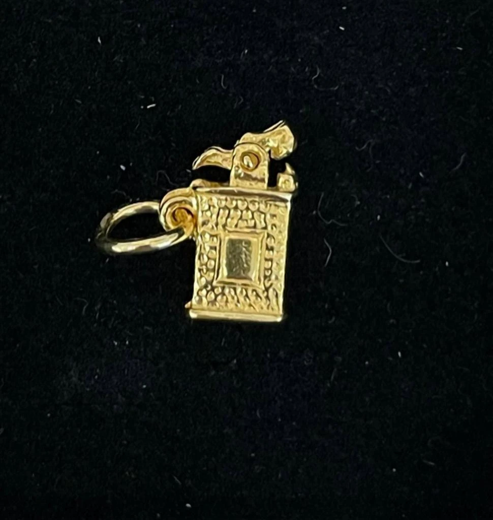 Azi Rasson Azi Rasson - Women
s Vintage Lighter Charm