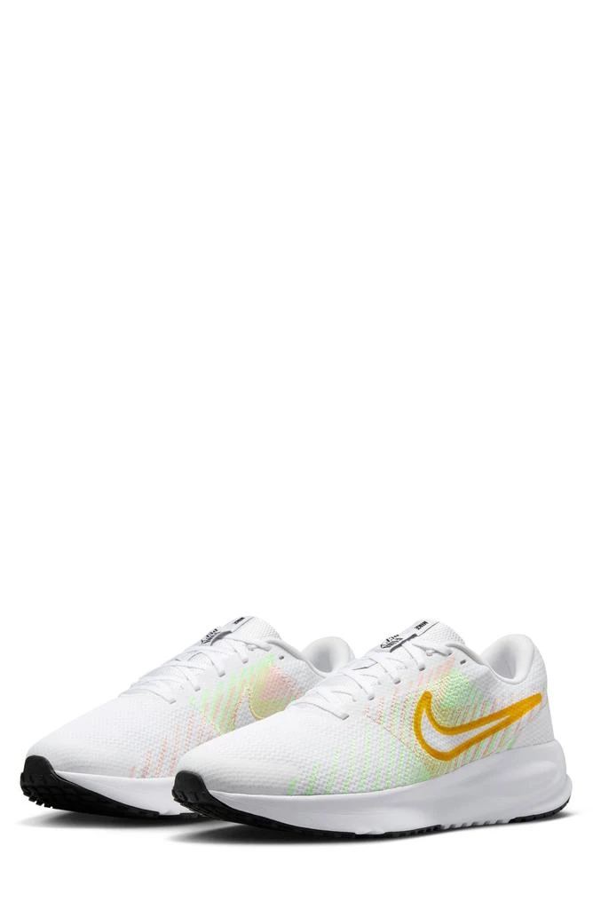 NIKE Run Defy Running Shoe 1