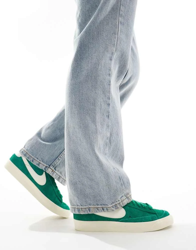 NIKE Nike Blazer Low 77 trainer in green 4