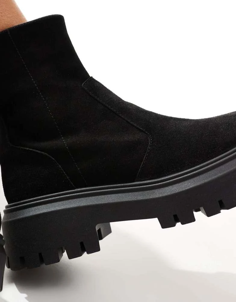 ASOS ASOS DESIGN Wide Fit Antigua suede chelsea sock boots in black 3