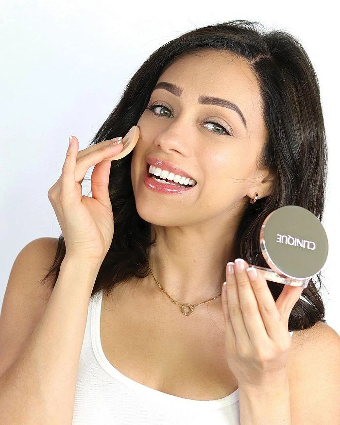 Clinique Stay-Matte Sheer Pressed Powder 2