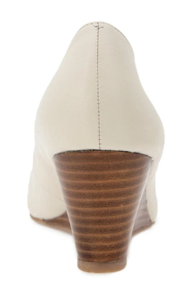 André Assous Khloe Featherweight Wedge Pump 7