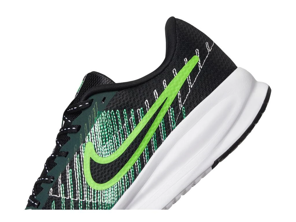 NIKE Defy 6