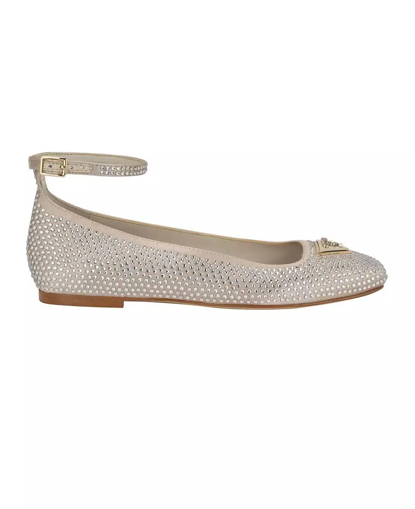 GUESS Women's Levvise Square Toe Ballet Flat 2