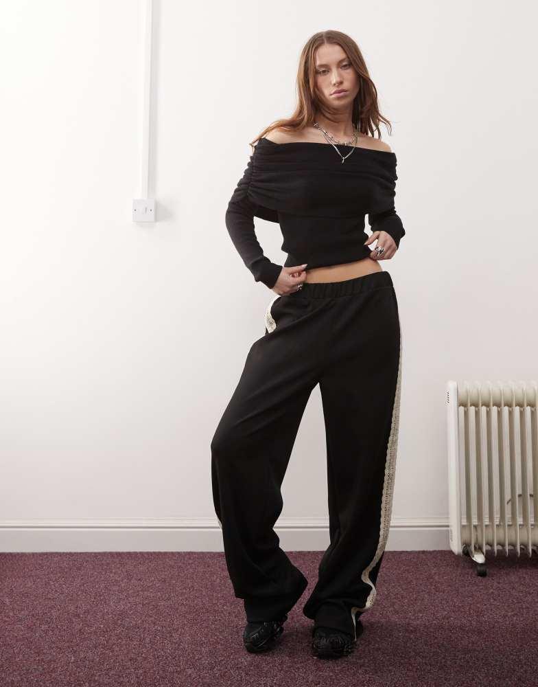 Reclaimed Vintage Reclaimed Vintage scuba lace trim jogger in black