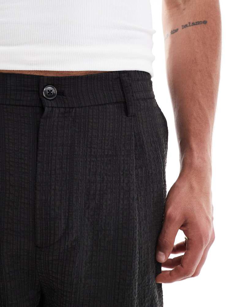 Pull&Bear Pull&Bear dart detail seersucker short co-ord in black