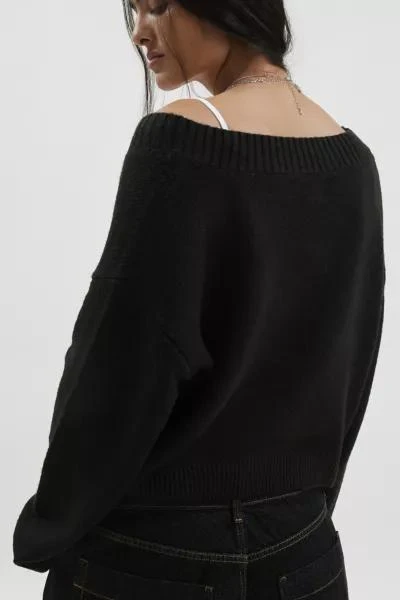 BDG BDG Jenna Cropped V-Neck Sweater 4