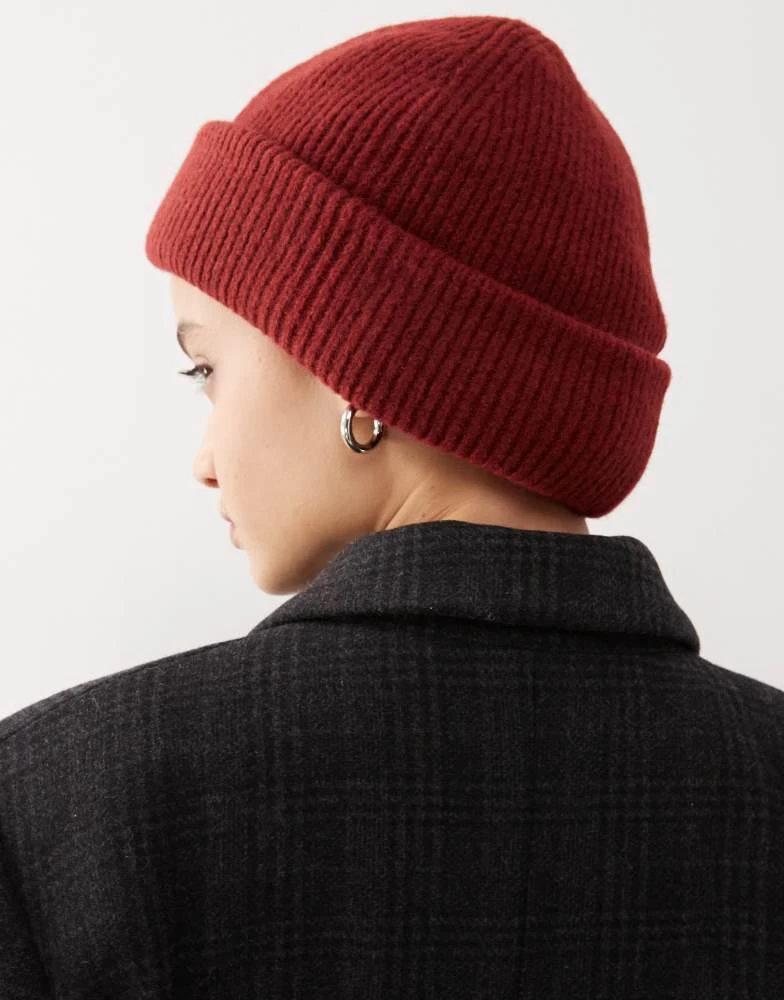 Monki Monki ribbed beanie hat in burgundy 3