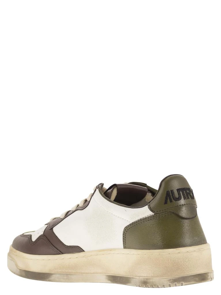 Autry Medalist Low Super Vintage Sneakers In White/military/brown Leather 3