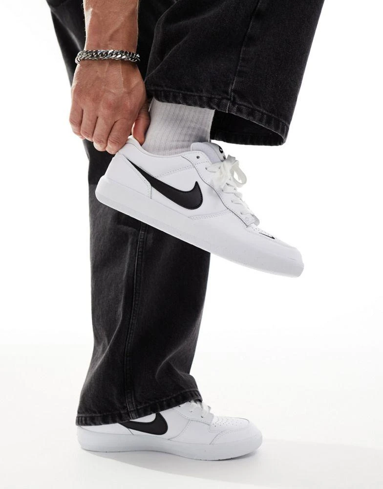 NIKE Nike SB Force 58 trainers in white and black 5