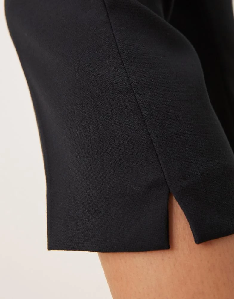 Abercrombie & Fitch Abercrombie & Fitch low rise tailored capri pant in black 5