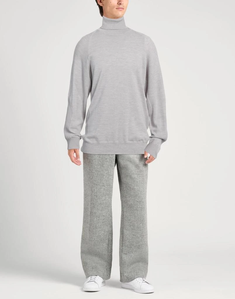 Sease Turtleneck 2