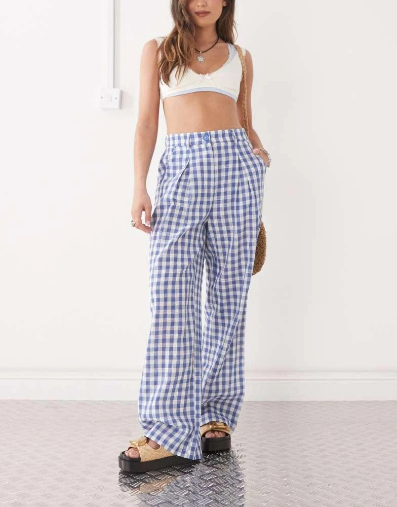 Reclaimed Vintage Reclaimed Vintage baggy tailored linen look trouser in blue check 1