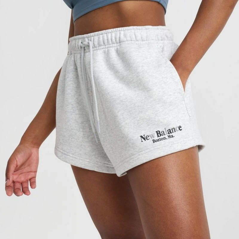 New Balance Women
s New Balance Logo Fleece Shorts 4