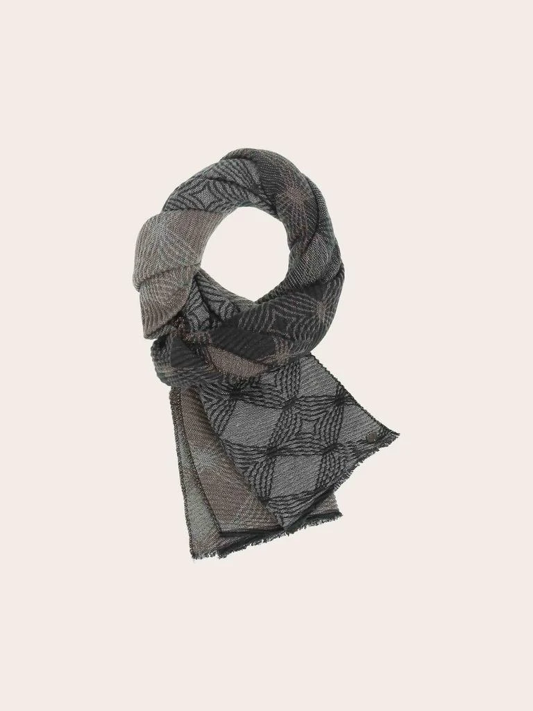 V. FRAAS V. Fraas - Women
s Geo Metallic Plisse Scarf 2