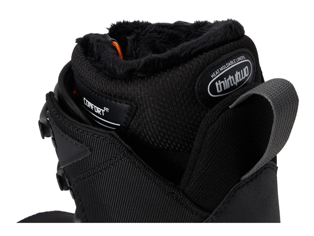 Thirty Two Shifty W
S 
24 6